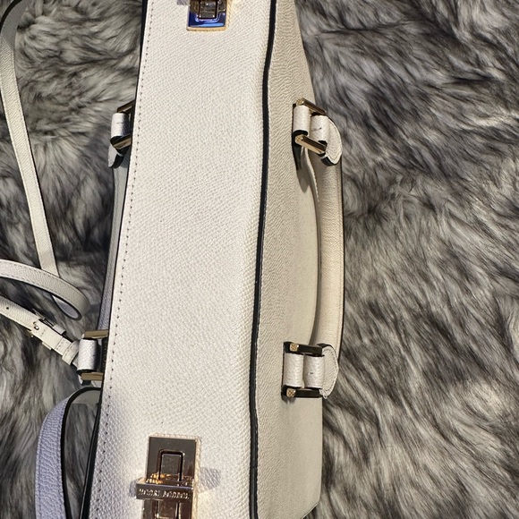 Henri Bendel Turlock Bag - Picture 5 of 6